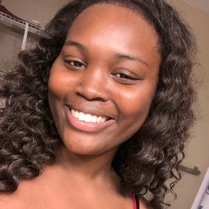 Meet your Posher, Breanna